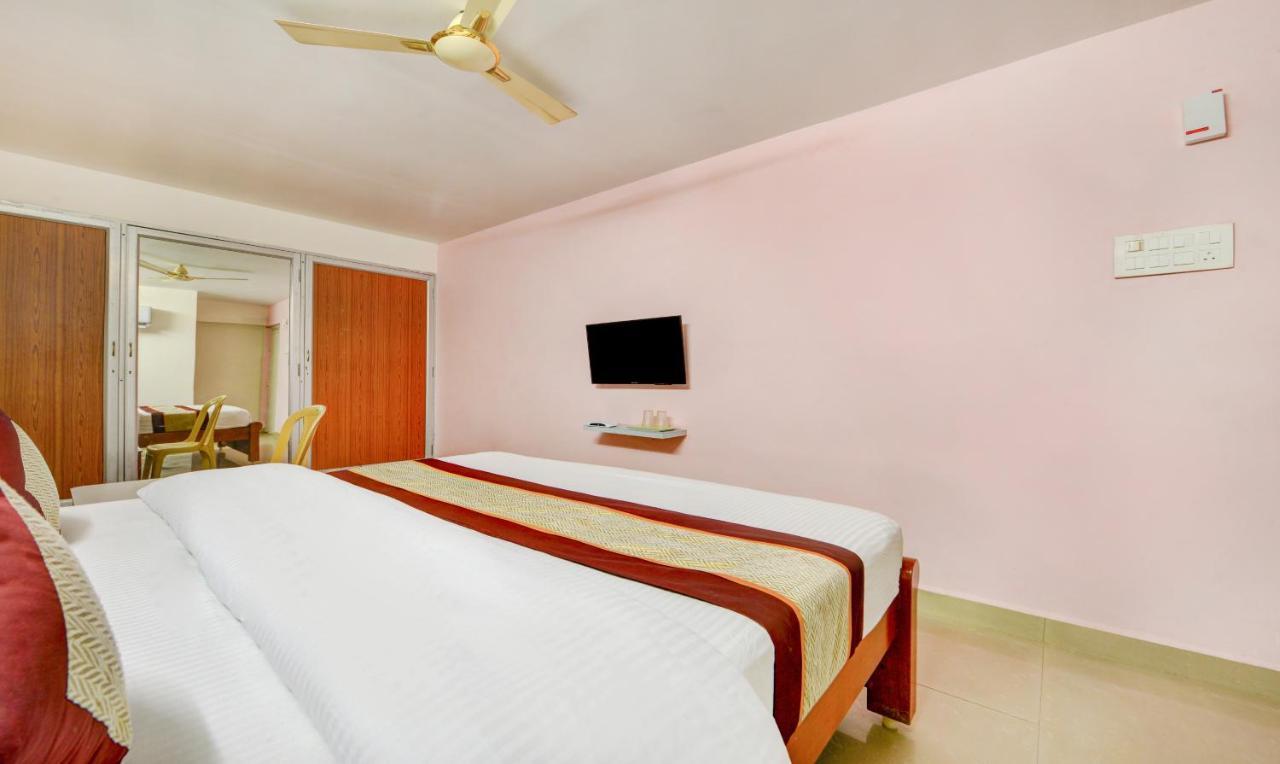 Hotel Salbala - Near Airport Ченнаи Экстерьер фото